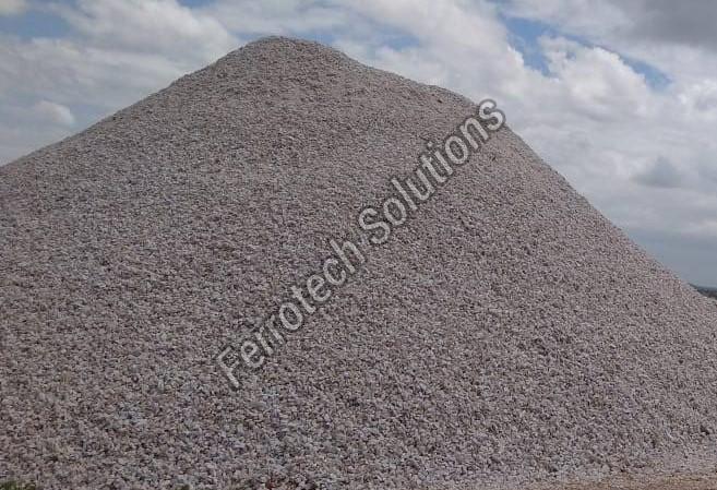 Quartzite Rock, for Refractory, Glass, Electronic Industry Etc., Color : White/Greyish