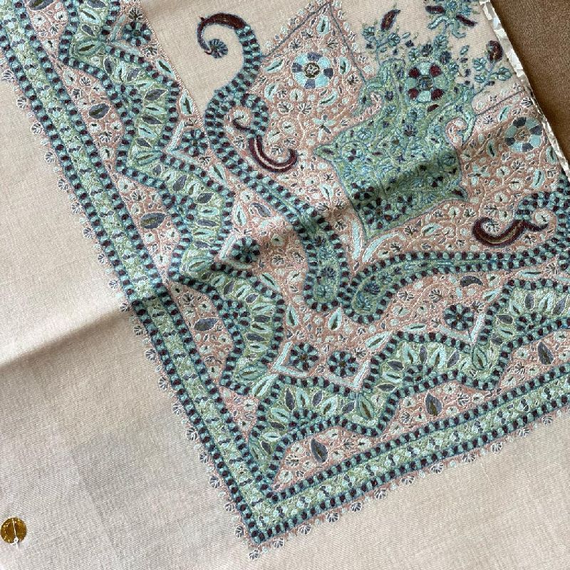 Pashmina Embroidered omani masar scarf, Technics : Handloom