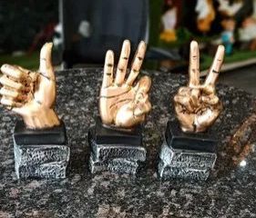Hand Finger Gesture Showpiece, for Home Decor, Style : Classy