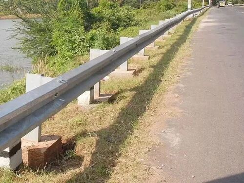 Silver Mild Steel Metal Beam Crash Barrier