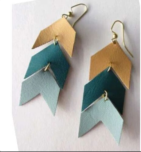 Plain Leather Earring, Packaging Type : Box