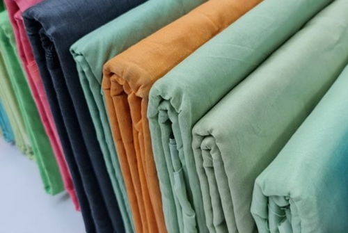 Multicolour Plain Cotton Fabric, for Garments, Packaging Type : Roll