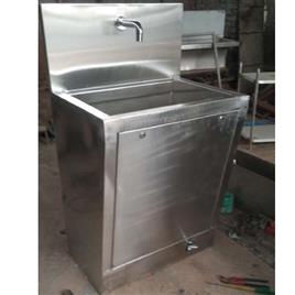 Foot Operated Scrub Sink Station, for Hotel, Laboratory, Restaurant, Feature : Anti Corrosive, Durable