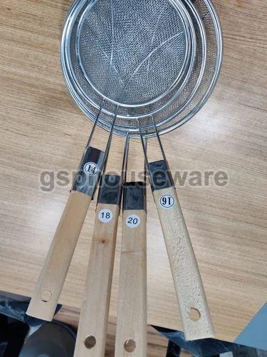 Silver Stainless Steel Wooden Handle Jhara, For Kitchen Use, Style : Mesh