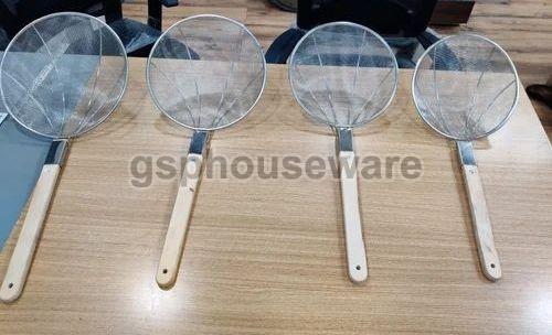 Silver Stainless Steel Wooden Handle Skimmer, for Kitchen Use, Style : Mesh