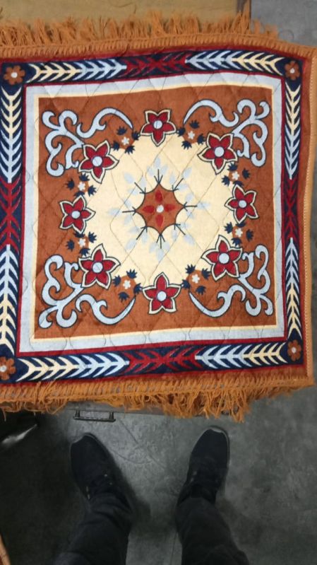 24x24 prayer carpet, Style : Anitque