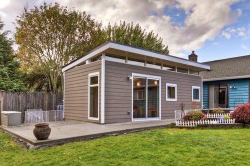 Polished Metal Prefabricated Guest House, Shape : Rectangular, Square