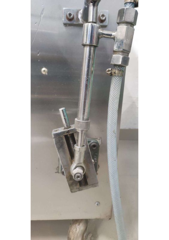 liquid filling machine