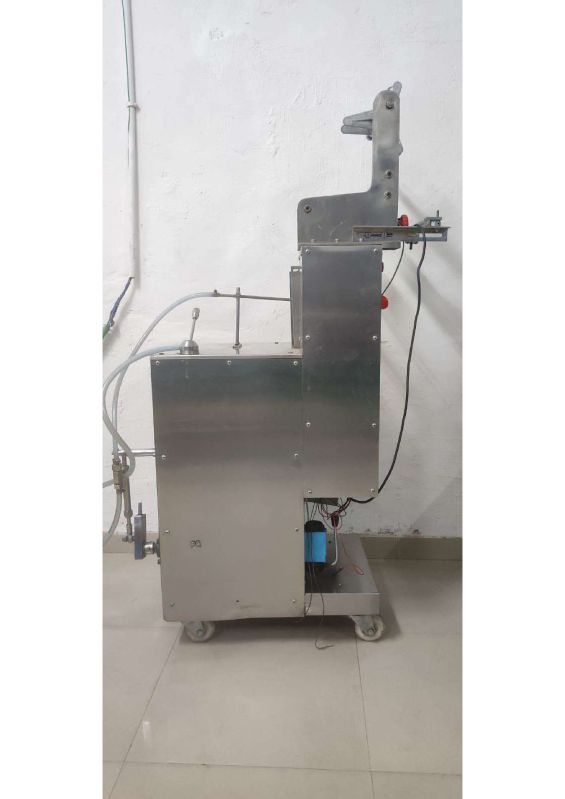 liquid filling machine