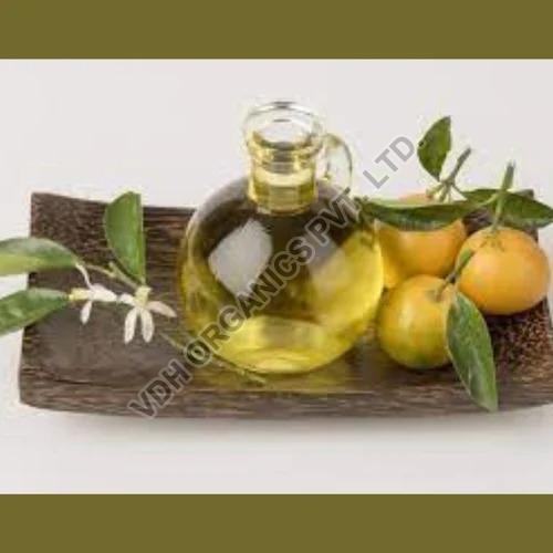 Liquid Petitgrain Oil, for Medicine Use, Packaging Type : Drum