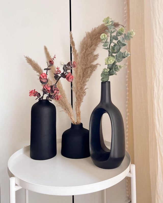 Polished Ceramic Black Vase, Packaging Type : Carton Box