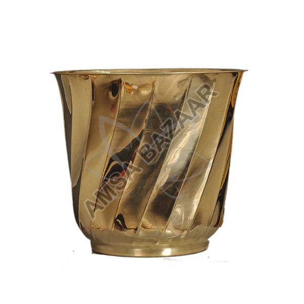 Polished Brass Bucket Planter, for Garden Use, Feature : Attractive Pattern, Dust Free, Easy To Placed