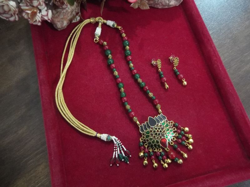 Traditional Handmade Necklace Set