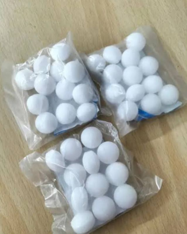 Nepthaline Balls