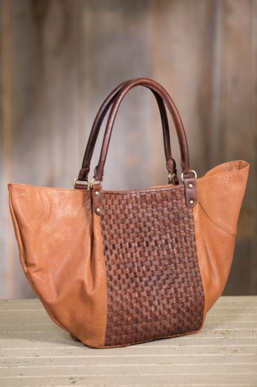 Ladies Handcrafted Leather Shoulder Handbag