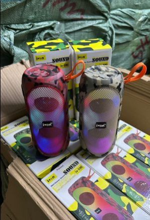 Ivon Round Bluetooth Speaker