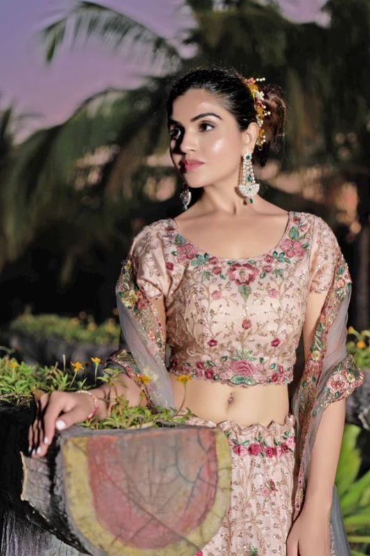 Ladies Floral Peach Embroidered Lehenga