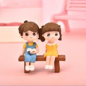 Sweety Lovers Reading Style Couple