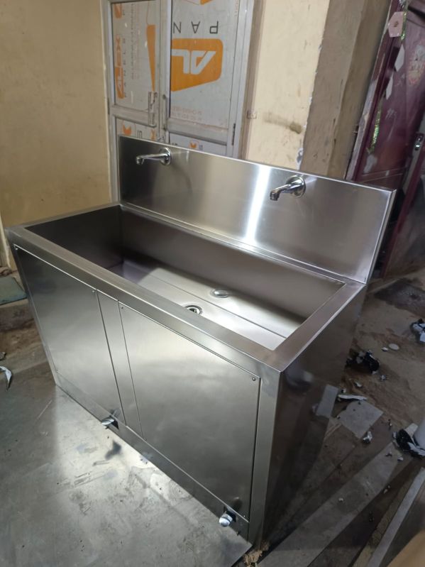 Polished Stainless Steel scrub sink station, for Laboratory, Feature : Anti Corrosive, Durable, Eco-Friendly