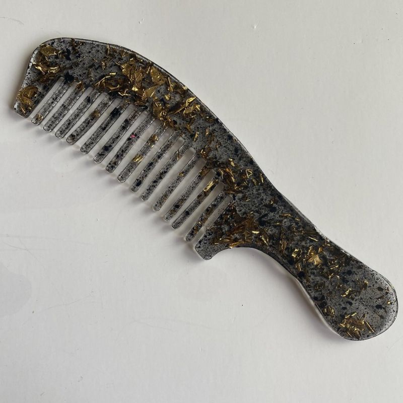 Resin Hair Comb, Feature : Light Weight, Handcrafted