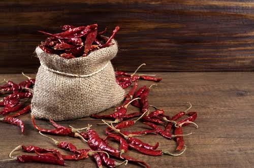 Organic Dry Red Chilli, For Spices, Packaging Type : Plastic Packet