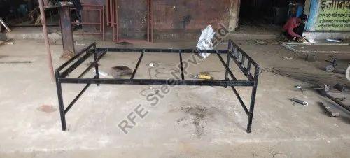 Black Coated Rectangular Polished Metal single bed, for Home Use, Hotel Use, Size : 3'x6'x1.5'