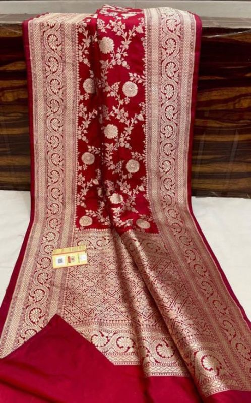 Red handwoven katan banarasi saree, Speciality : Dry Cleaning