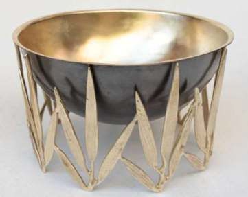 Metal Leaf Stand Bowl