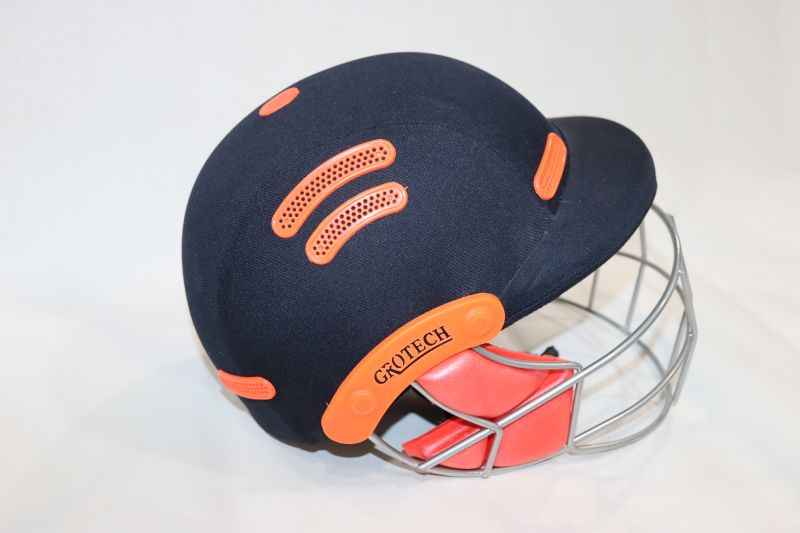 750 To 800 Gm Plastic Cricket Wicket Keeping Helmets