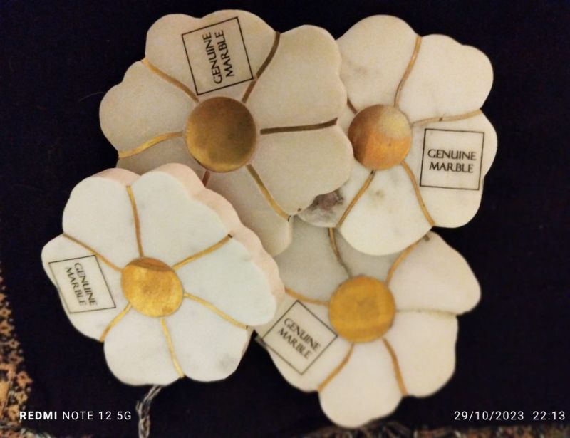 Plain Marble Flower Tea Coaster, for Hotel, Kitchen, Office, Restaurant, Feature : Dustproof, Fine Finishing