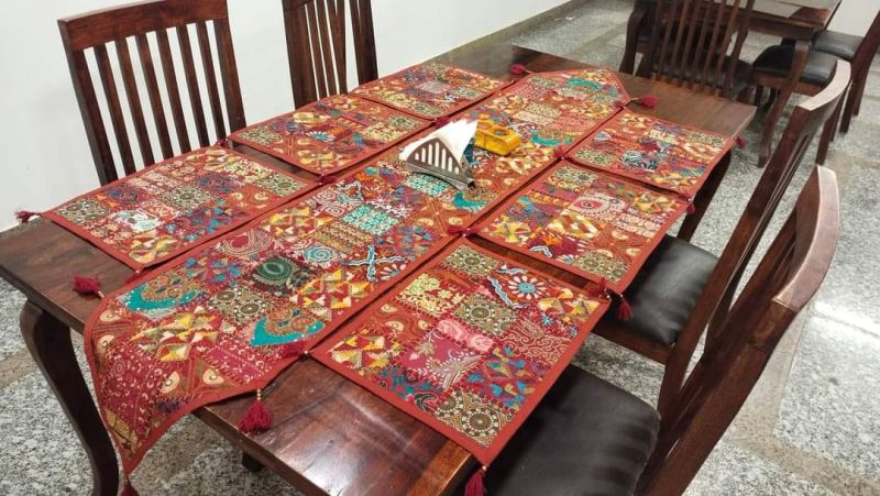Multicolor Round Multiweight Painted Table Runner Set, for Home