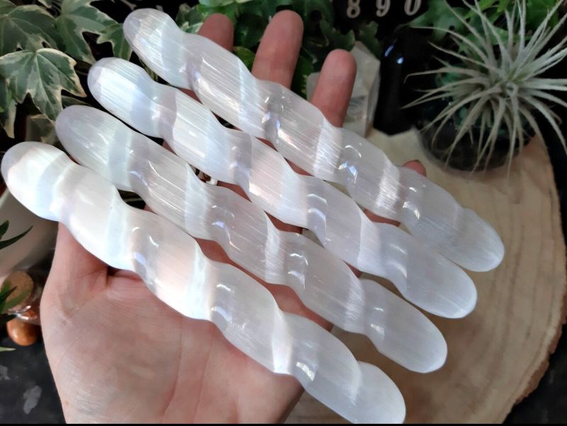 White Round Selenite Crystal Massage Wand, Feature : High Strength, Pleasing Look