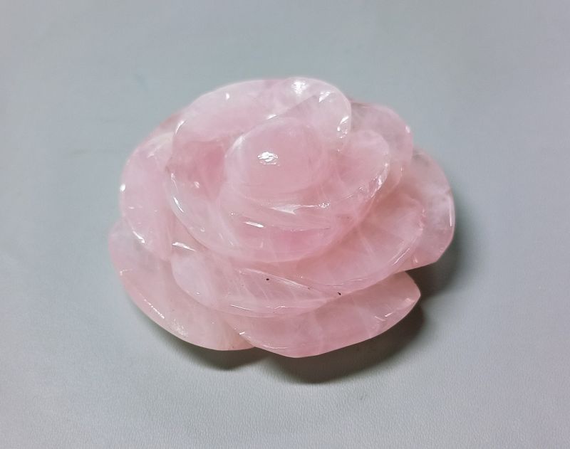 Polished Rose Quartz Flower Carving, for Decoration, Feature : Attractive Look, Fine Finish
