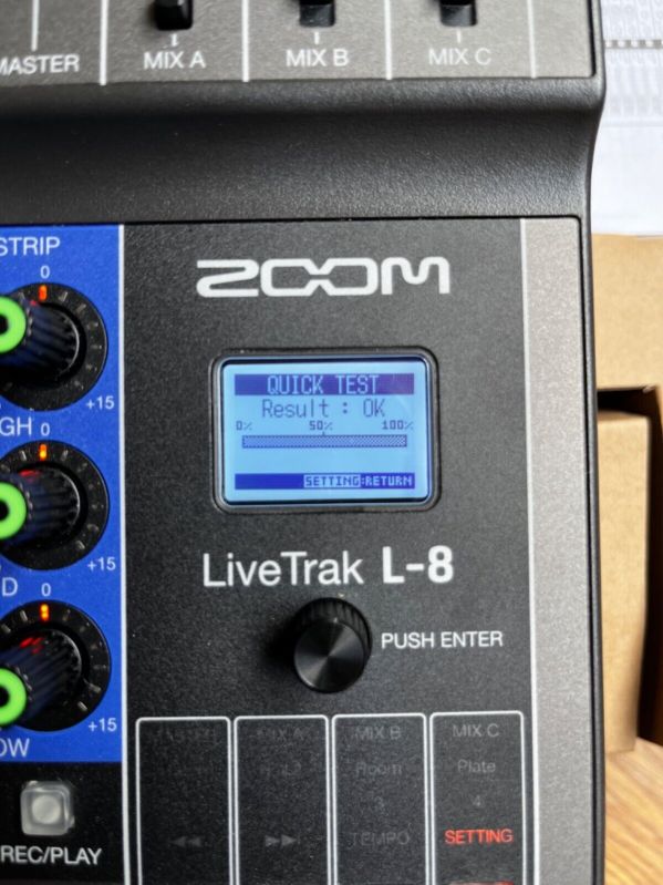 Zoom Livetrak l8 Portable Recording Studio Interface Mixer