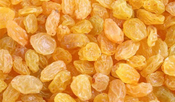 Dry Yellow Grapes, for Human Consumption, Taste : Sweet