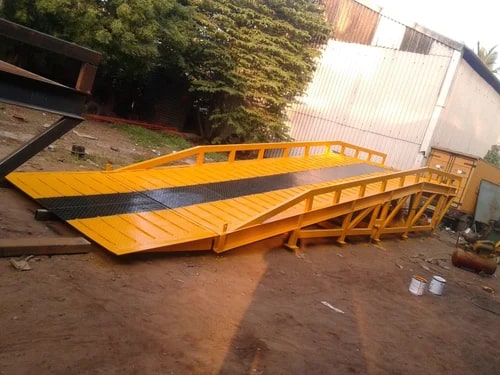 Polished Mild Steel Loading Dock Ramp, Color : Yellow