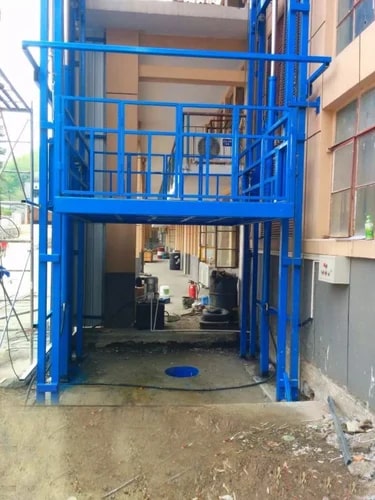 Blue 220v Stainless Steel Material Handling Lift, For Industrial, Loading Capacity : 5-6 Ton