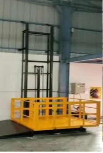 Yellow 220v Electric Stainless Steel Platform Goods Lift, For Industrial, Size : Standard