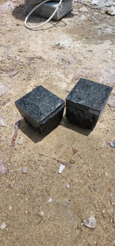 4MH Enterprises Bush Hammered Plain Black Cobble Stone for Flooring