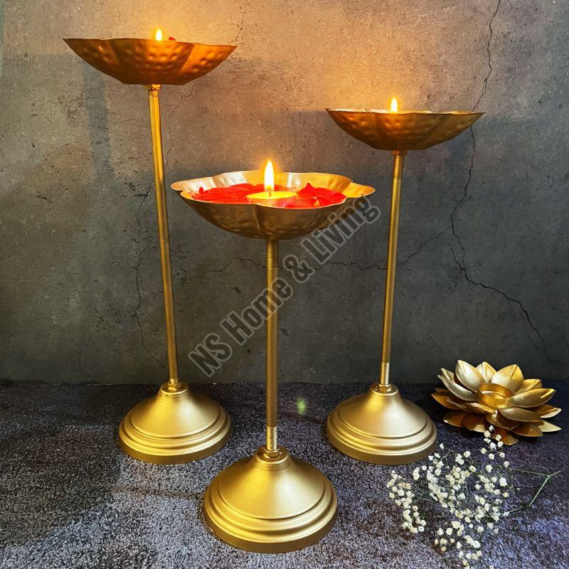 Polished Mild Steel Lotus Urli with Stand, Feature : High Quality, High Tensile, Lightweight, Non Breakable