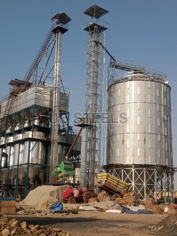 Grey 1000-2000kg Polished Paddy Storage Silo