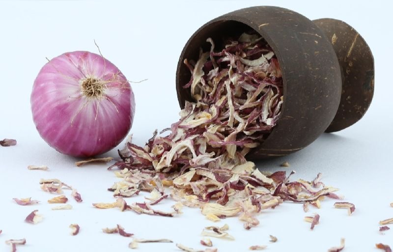 Light Brown Natural Dehydrated Red Onion Flakes, for Cooking, Packaging Type : Plastic Packets