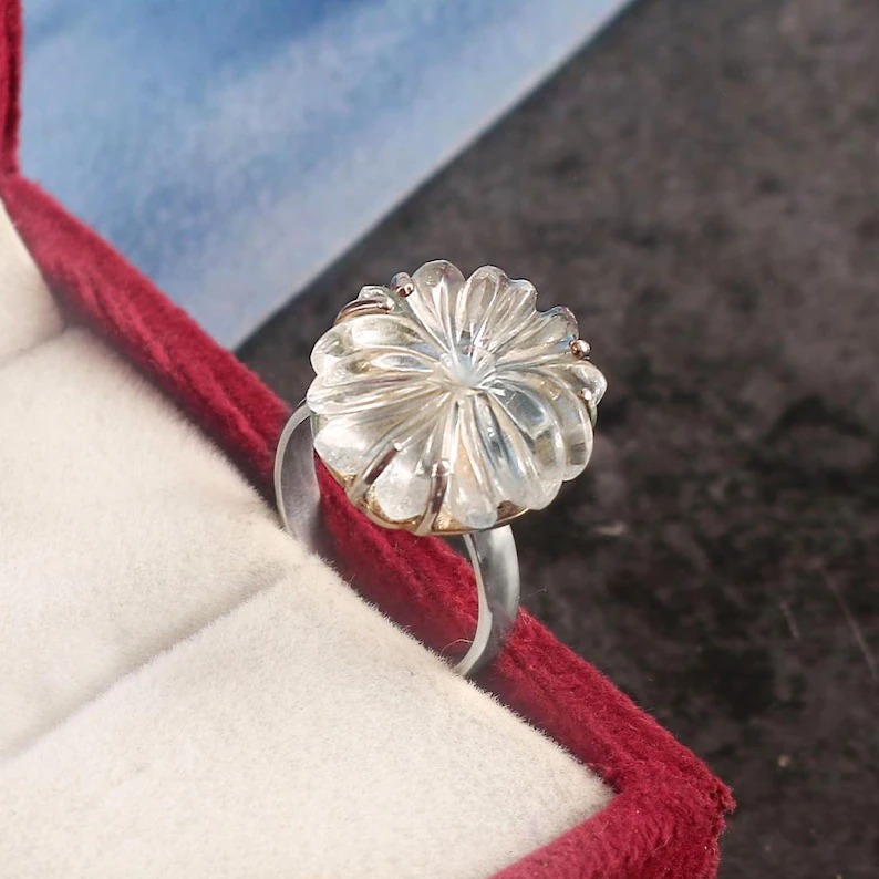 Polished Crystal Quartz Silver Ring, Packaging Size : Velvet Box