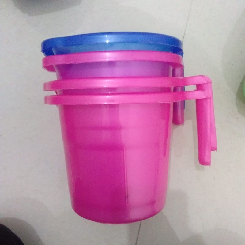 Plain Plastic Mugs for Bathing Use