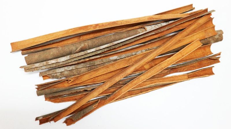 Split Cinnamon Sticks for Cooking