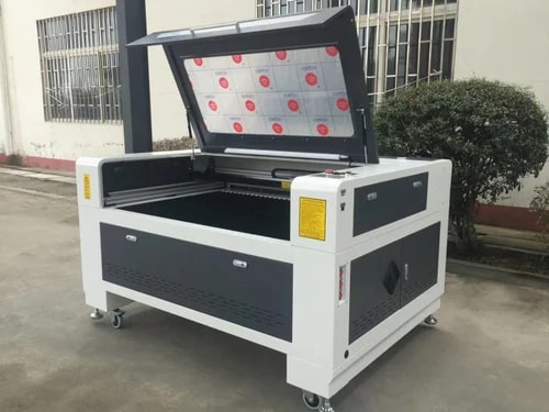 Electric CNC Laser Engraving Machine, Weight : 550 Kg