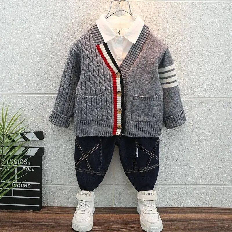Printed 100% Wool Toddler Boys Stylish Cardigan, Neck Style : V Neck