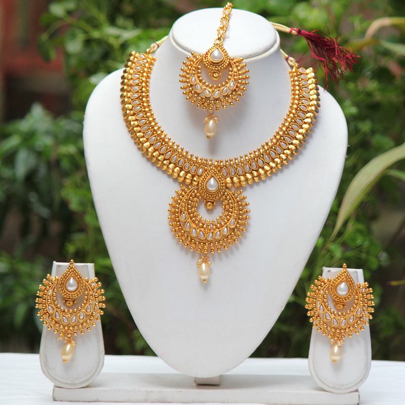 Gold Plated Metal Imitation Necklace Set, Color : Golden