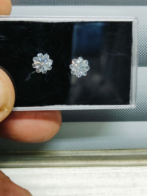 Round Flower Cut Lab Grown Diamond, Technique : HPHT
