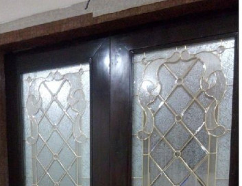 Textured Polished Designer Stained Glass Door for Home